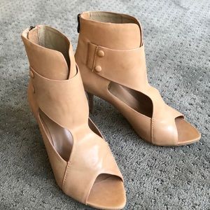 Max Studio high heeled summer boots